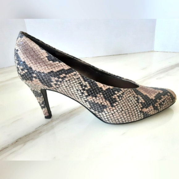 J. RENEE Frenzy Snakeskin Pumps Sz 8.5M - Picture 5 of 11
